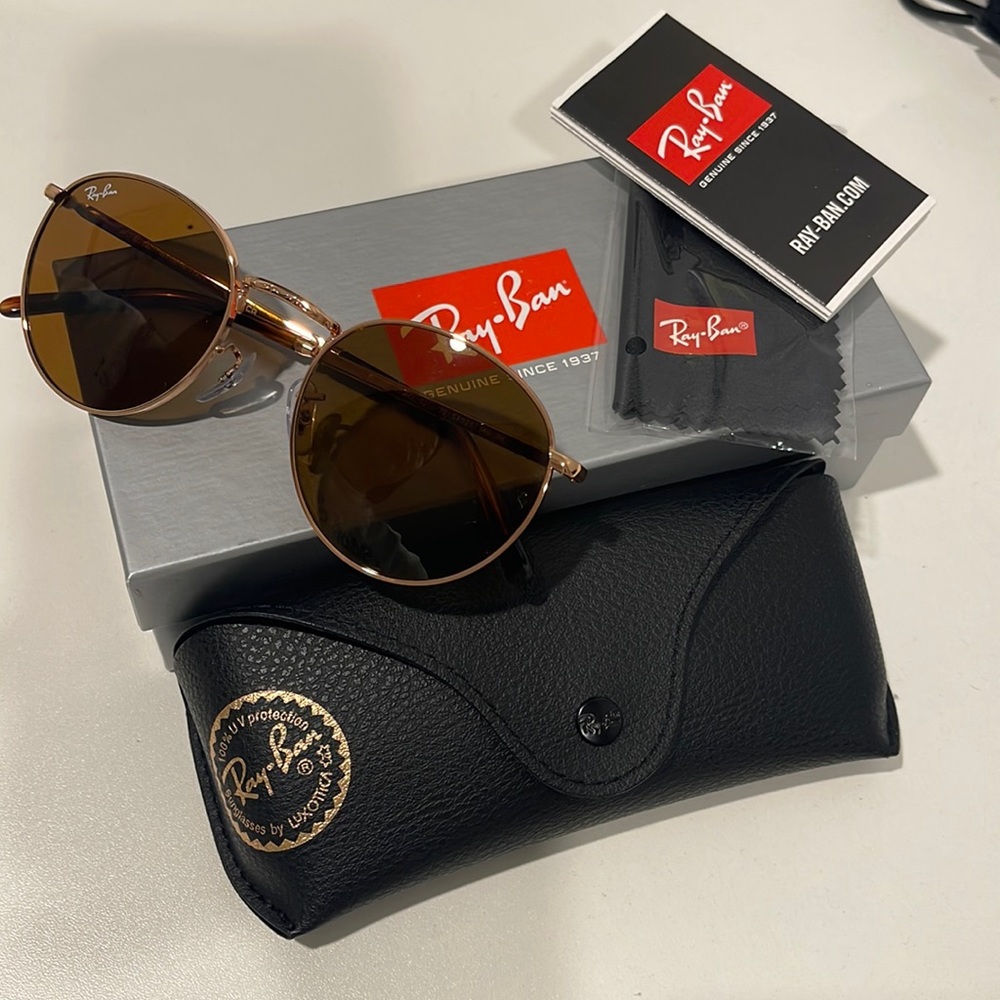 Brand new NEW ROUND Ray Bans